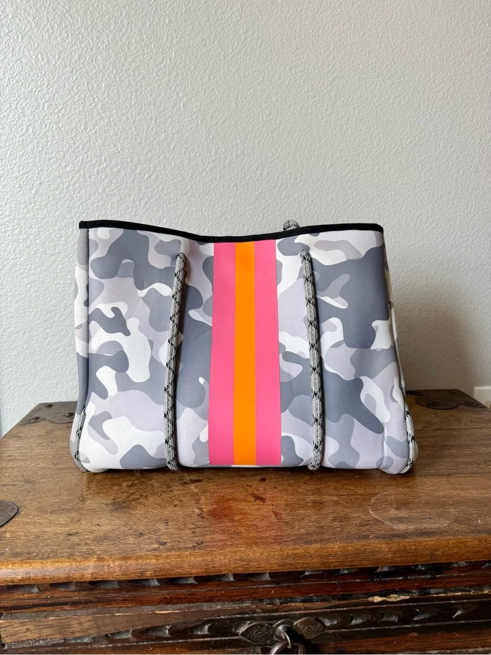 Parker & Hyde Camo Neoprene Tote - Picture 3 of 10